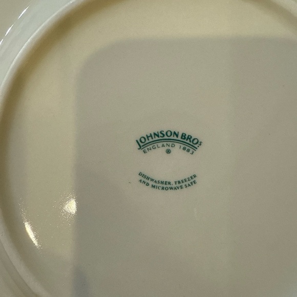 Johnson Brothers Old Britain Castles Christmas Tree Salad Plate Set of 4 - RARE - Picture 5 of 5